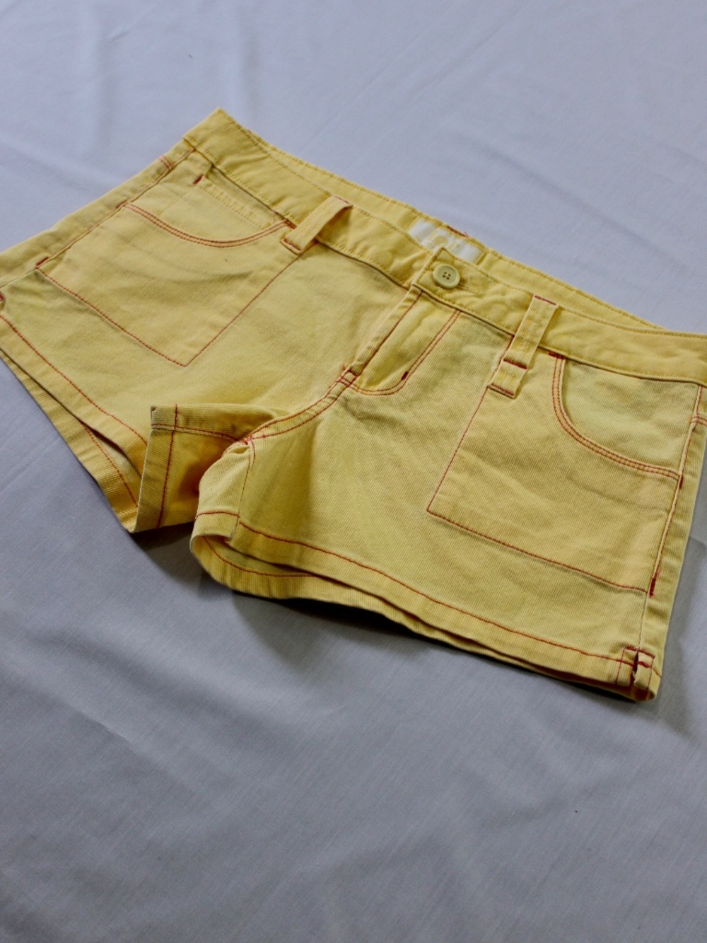 l.e.i. Y2K Low Rise Denim Shorts Yellow Pink Stitch Sz 7